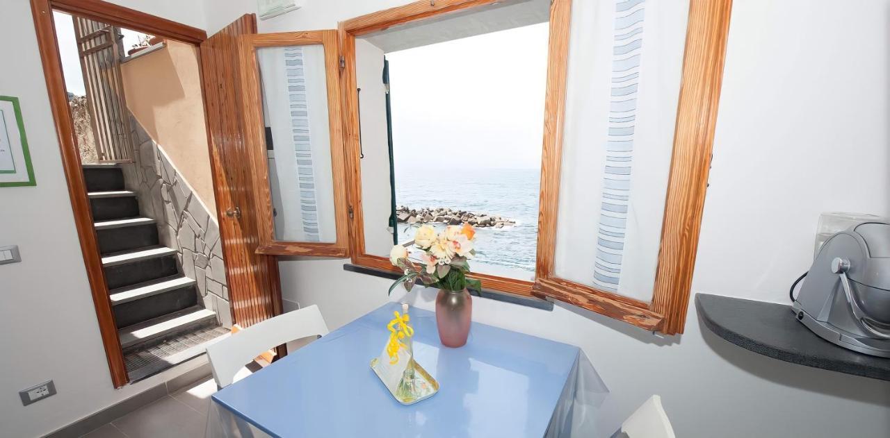 Double Room "Dora" - La Scogliera Рио Маджоре Екстериор снимка