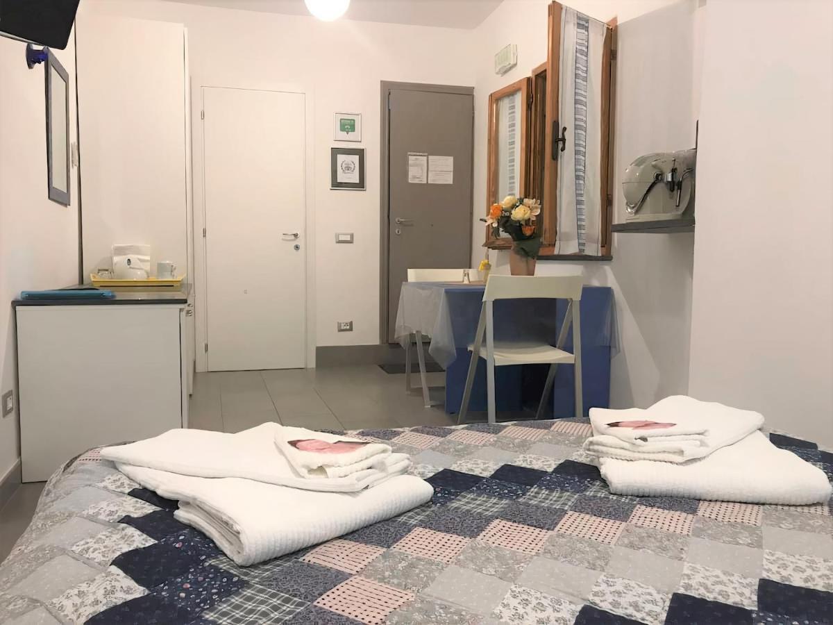 Double Room "Dora" - La Scogliera Рио Маджоре Екстериор снимка